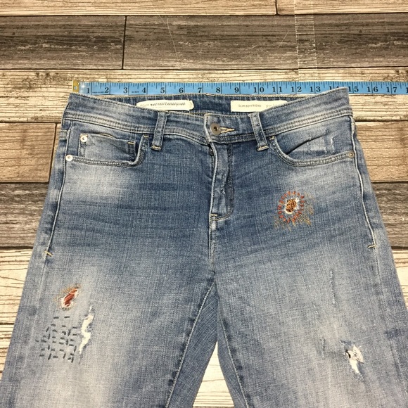 Pilcro Slim Boyfriend Patch Jeans Women 25 (Inseam 28) Light Wash Blue Embroider - Picture 4 of 13